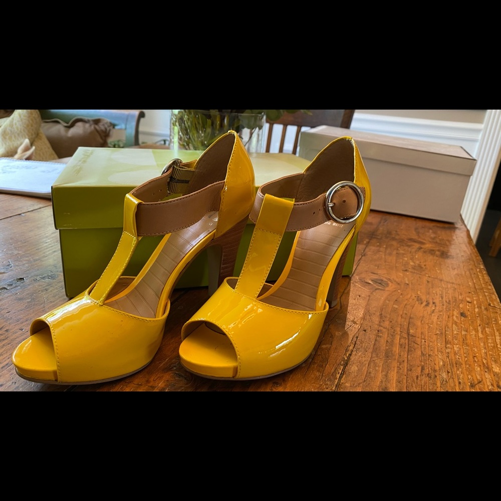 Gianni Bini Watch-Out Heels